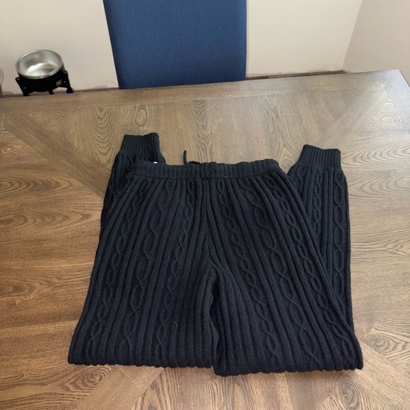 NWT ALO Yoga Cable Knit Winter Bliss Jogger Sweatpants black - Picture 4 of 5